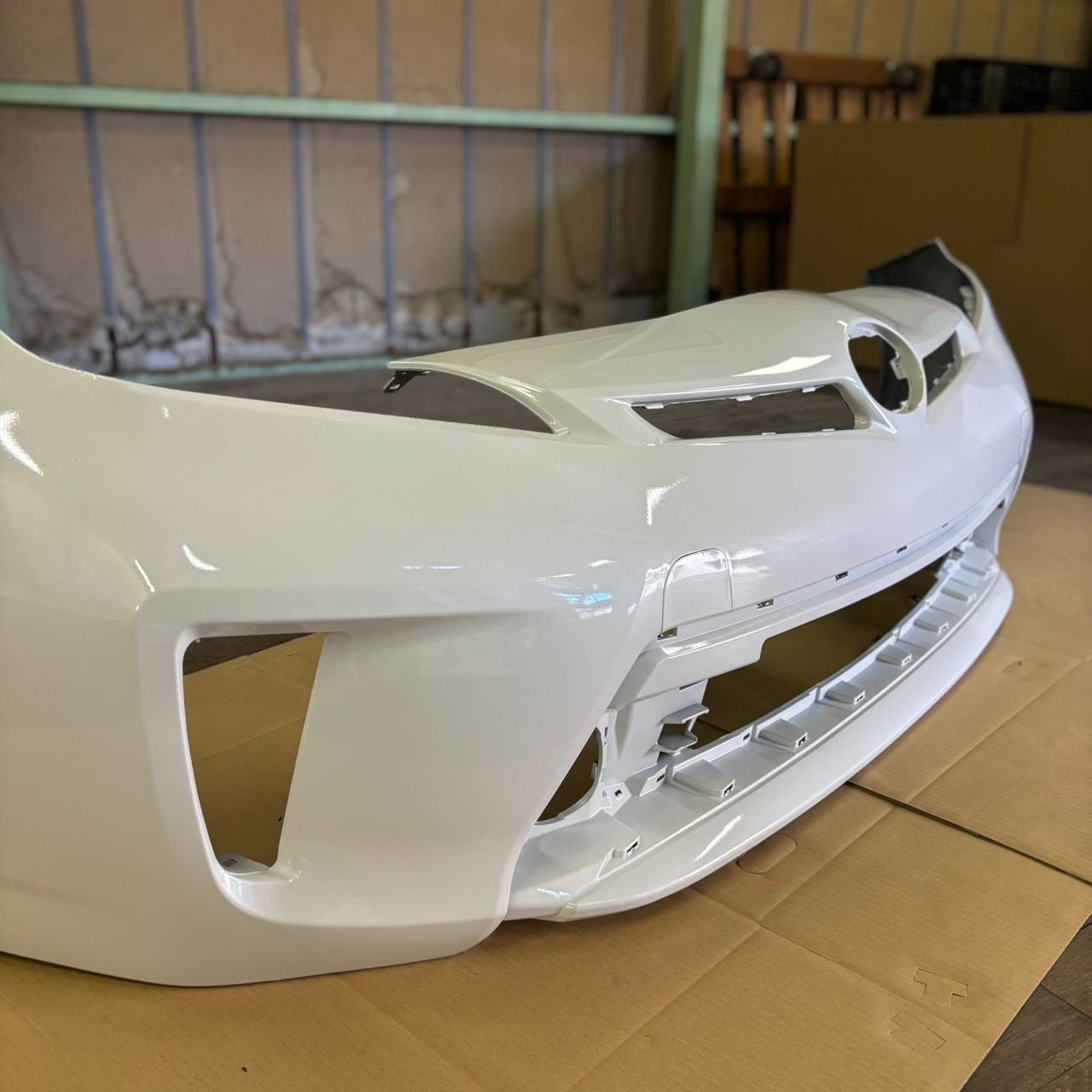 TOYOTA 30系プリウス/30プリウス後期 フロントバンパー/ホワイト（070