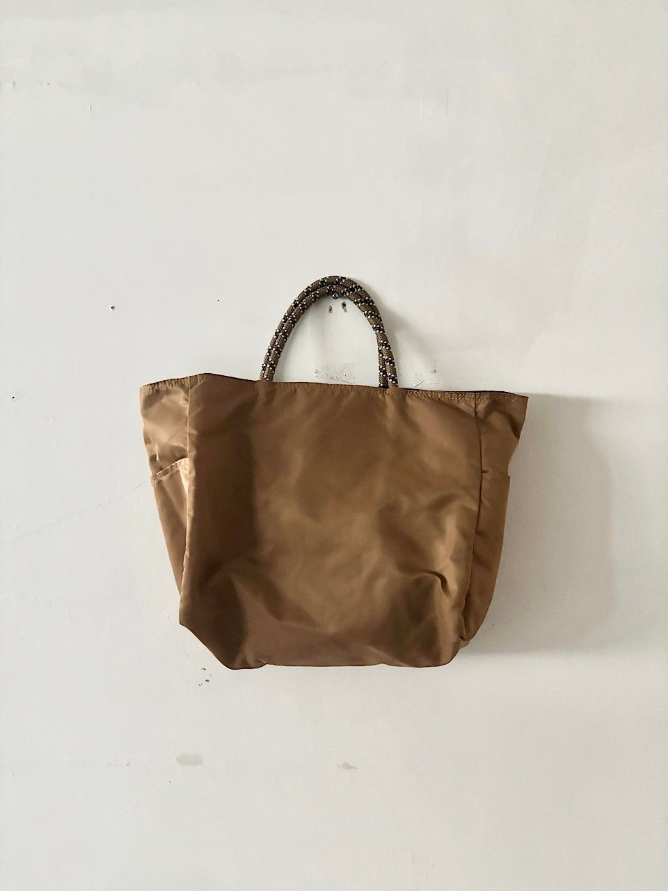【美品】BABYLONE　NOMADIS SAC2　WIDE TOTE　ベージュ 美品】BABYLONE NOMADIS SAC2 WIDE TOTE ベージュ - メルカリ