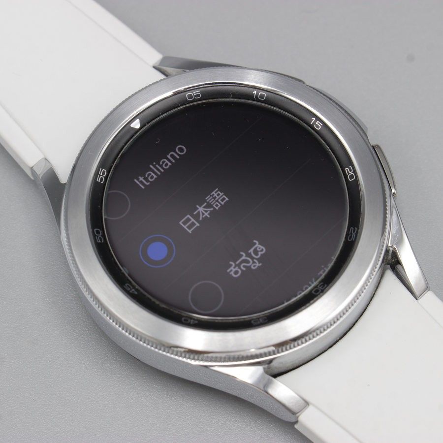 SAMSUNG Galaxy Watch4 Classic 42mm SM-R880NZSAXJP シルバー ギャラクシーウォッチ クラシック  スマートウォッチ 本体 - メルカリ