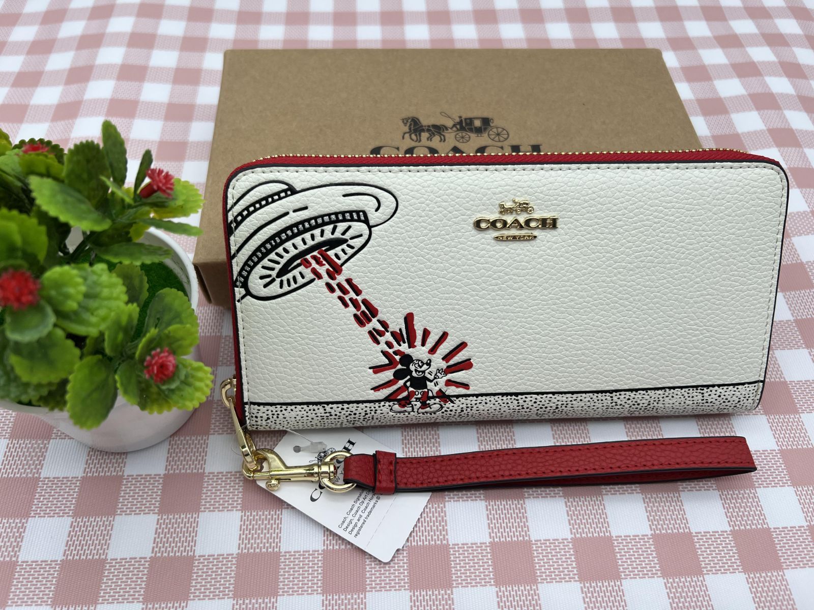 コーチ COACH 財布 長財布 クーポン レザー ホワイト プレゼント 誕生日 記念日 ギフト 贈り物 レディース ディズニーミッキーマウス ラウンドファスナー C171