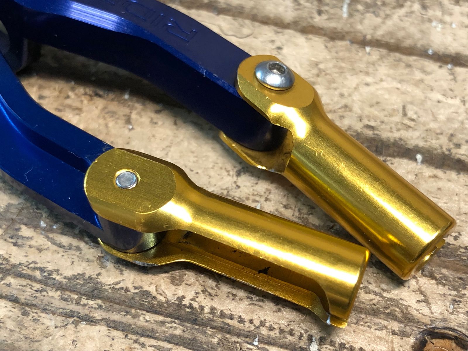 有用な IP588 リデア RIDEA V-Brake CNC Vブレーキ C-C100mm 青 前後セット 本体のみ 連続性のある