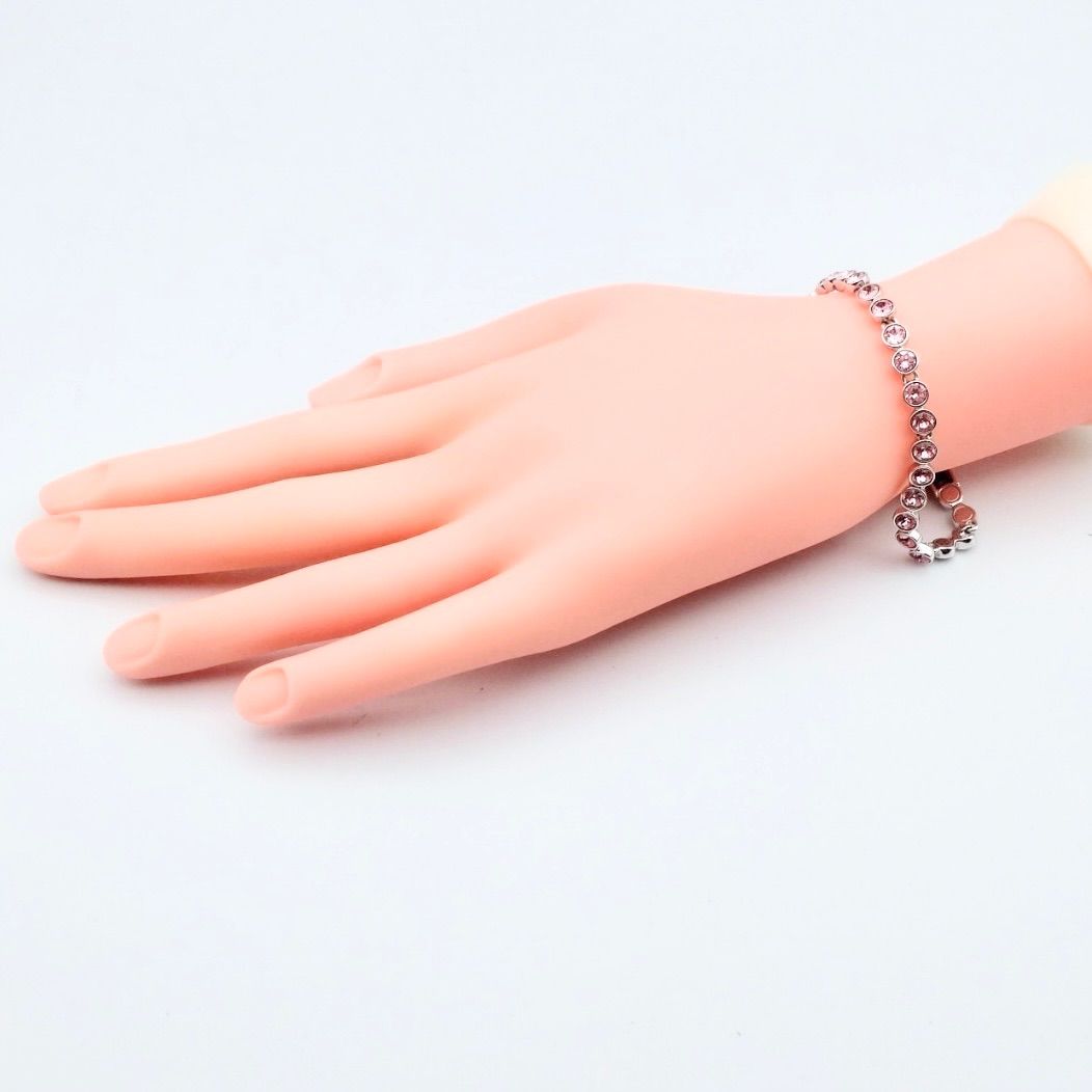 SWAROVSKI スワロフスキー ブレスレット テニスブレス ピンククリスタル×シルバー 1179711 箱入り希少品 入手困難 - メルカリ