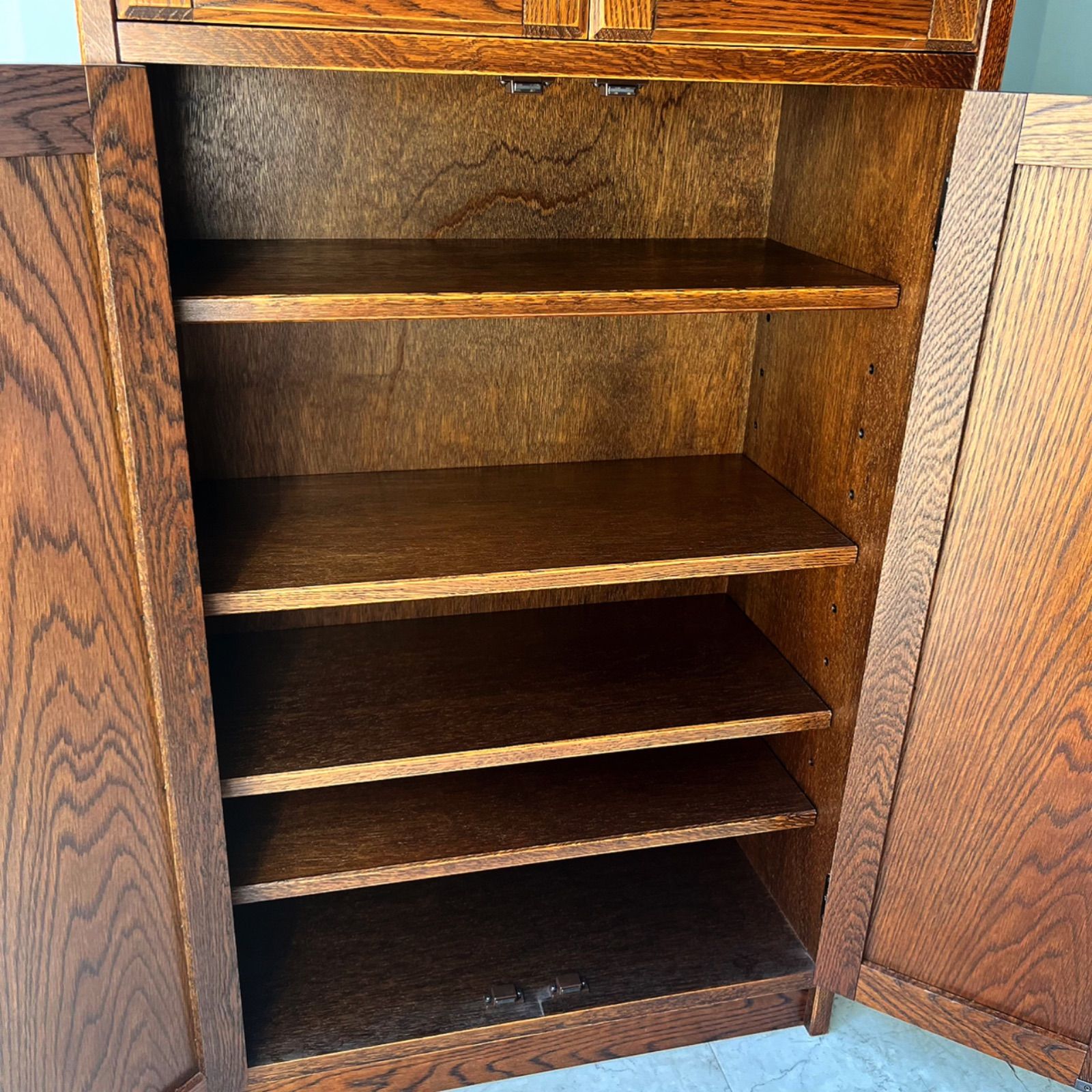 取付無料！三越家具 ブルージュ 天然木ステンドグラス扉アンティーク