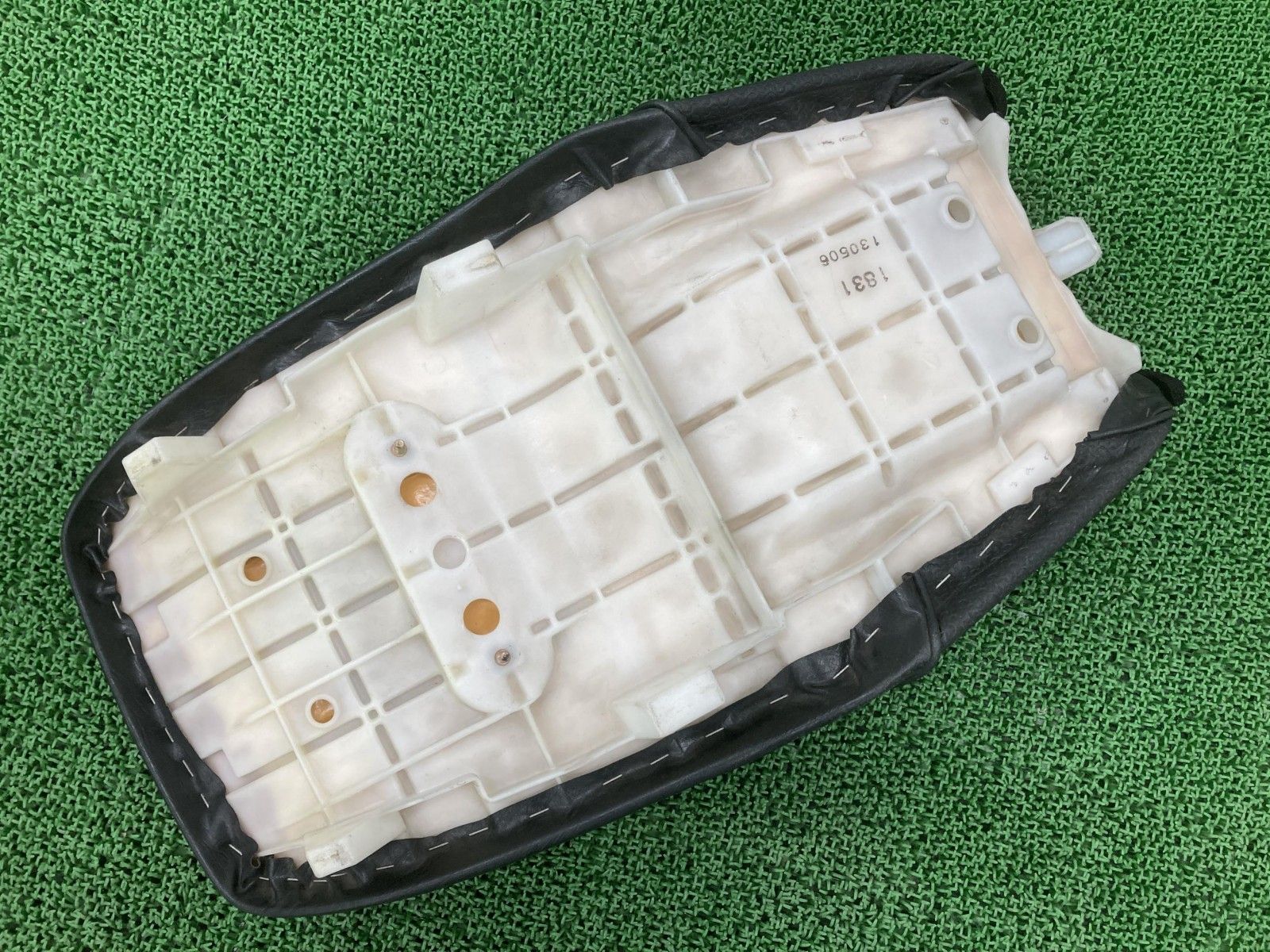 ZRX1200R シート 53001-1831 カワサキ 純正 バイク 部品 ZR1200A 破れ