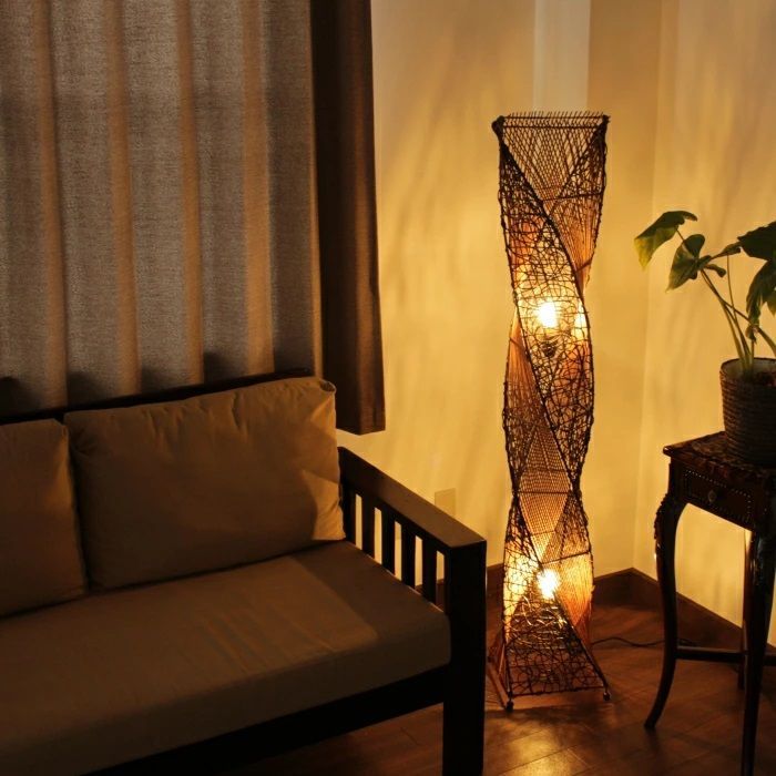 LED電球標準 アジアン 照明 フロアライト 幅26cm × 高さ150cm E26 60W フロア照明 床置き照明 ラタン 籐 スクエア らせん フロア ライト スタンド照明 バリ雑貨 間接照明 インテリア LED 幻想的 LAM-0121 NEXPOTALLINN_EU