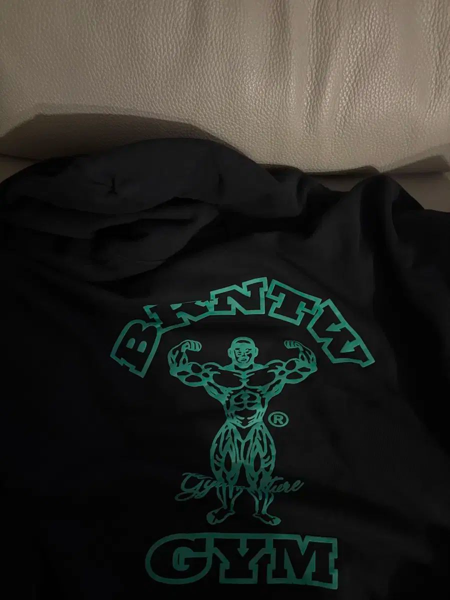 BORN TO WIN フード 2