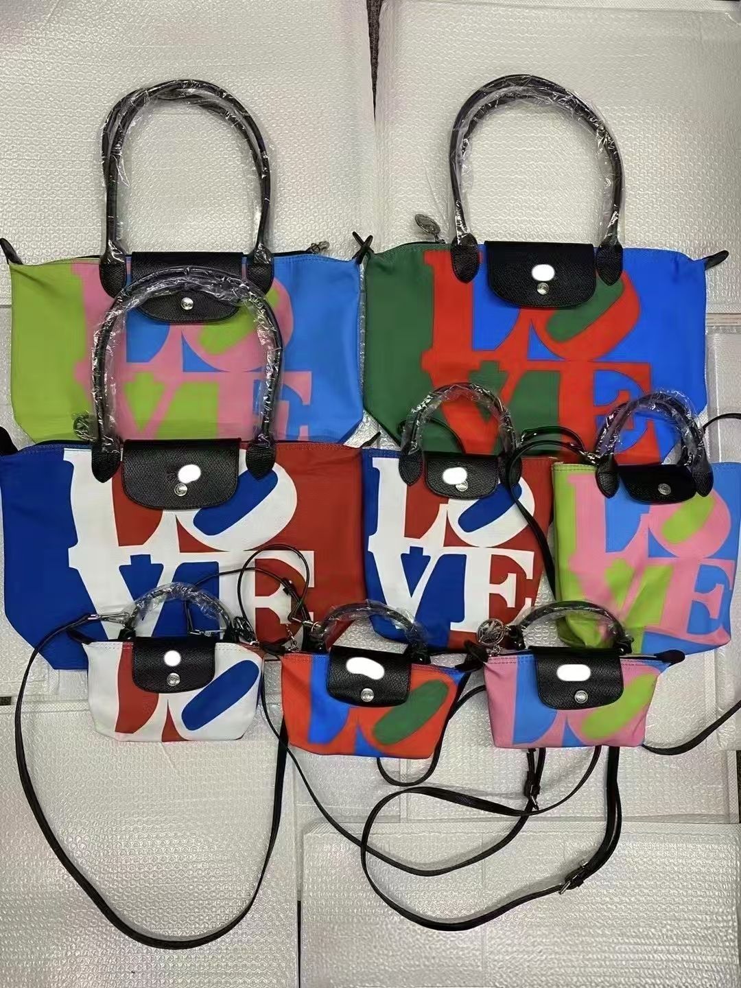 LONGCHAMP ロンシャン LOVEプリント トートバッグ 新品未使用 LONGCHAMP ロンシャン LOVEプリント トートバッグ 新品未使用