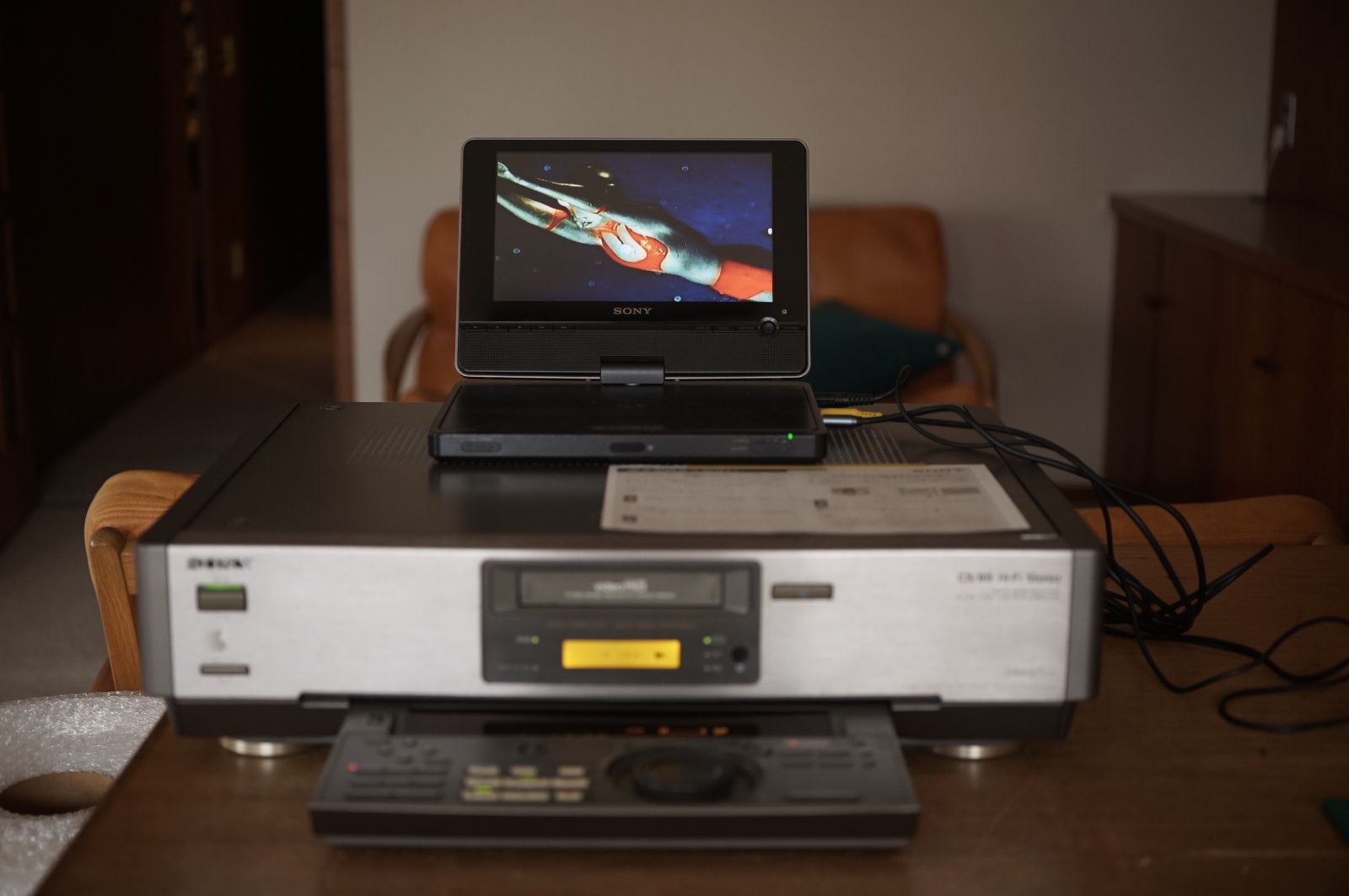 V68 ソニー SONY HI8 ビデオデッキ EV-NS7000 NTSC 通電の済み □SONY EV-NS7000□Hi8ビデオデッキ□通電OK