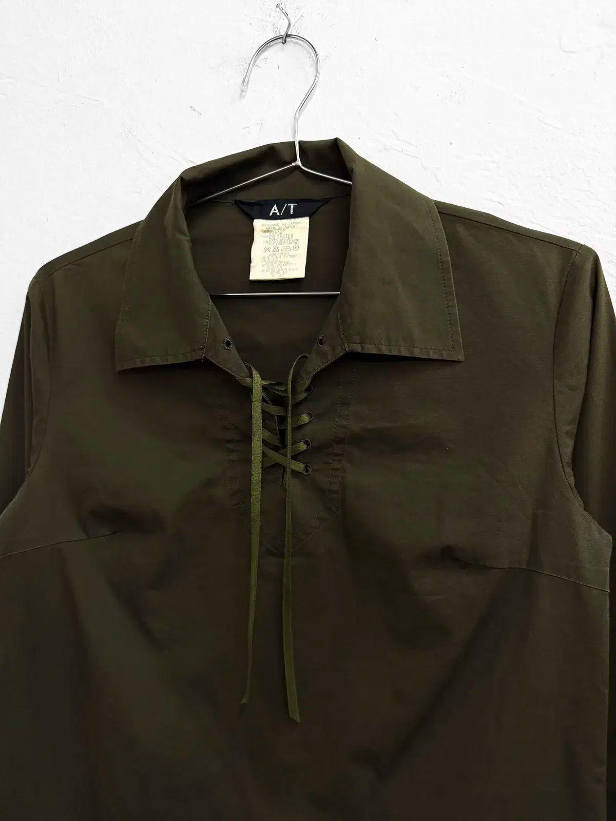 atsuro tayama レースアップ シャツ