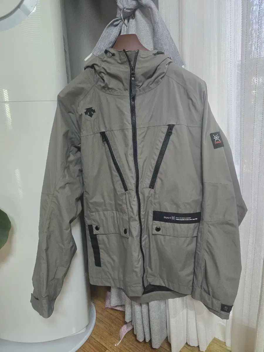 デサント₍DESCENTE 登山ウェア ウィンドブレーカー