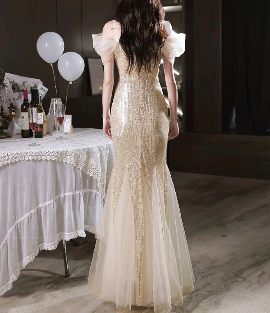 オシャレなデザインのオフショル スパンコールイブニングドレス スパンコールの美しいデザイン オフショルイブニングドレス - メルカリ