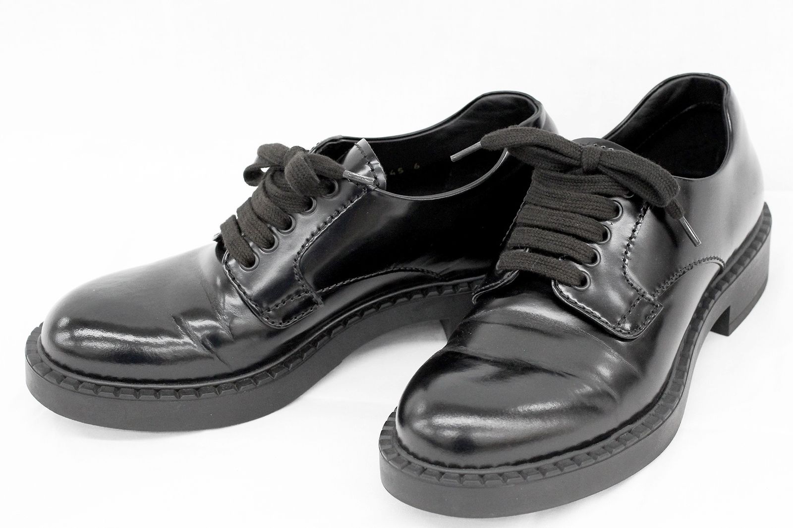 プラダ ブラッシュドレザーダービーシューズ