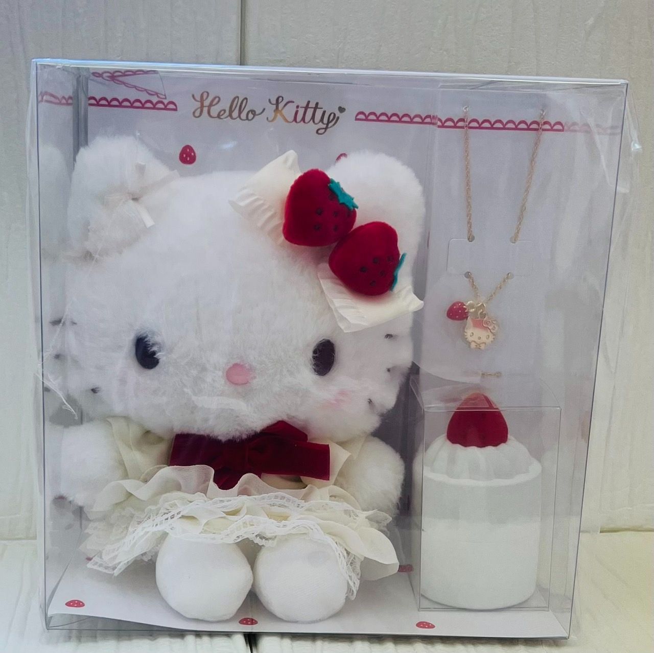 ぬいぐるみ＆ネックレス　ショートケーキ　値下げ交渉不可　商品説明とプロフ必読 シナモロール ぬいぐるみ＆ネックレス（ショートケーキ）｜サンリオ