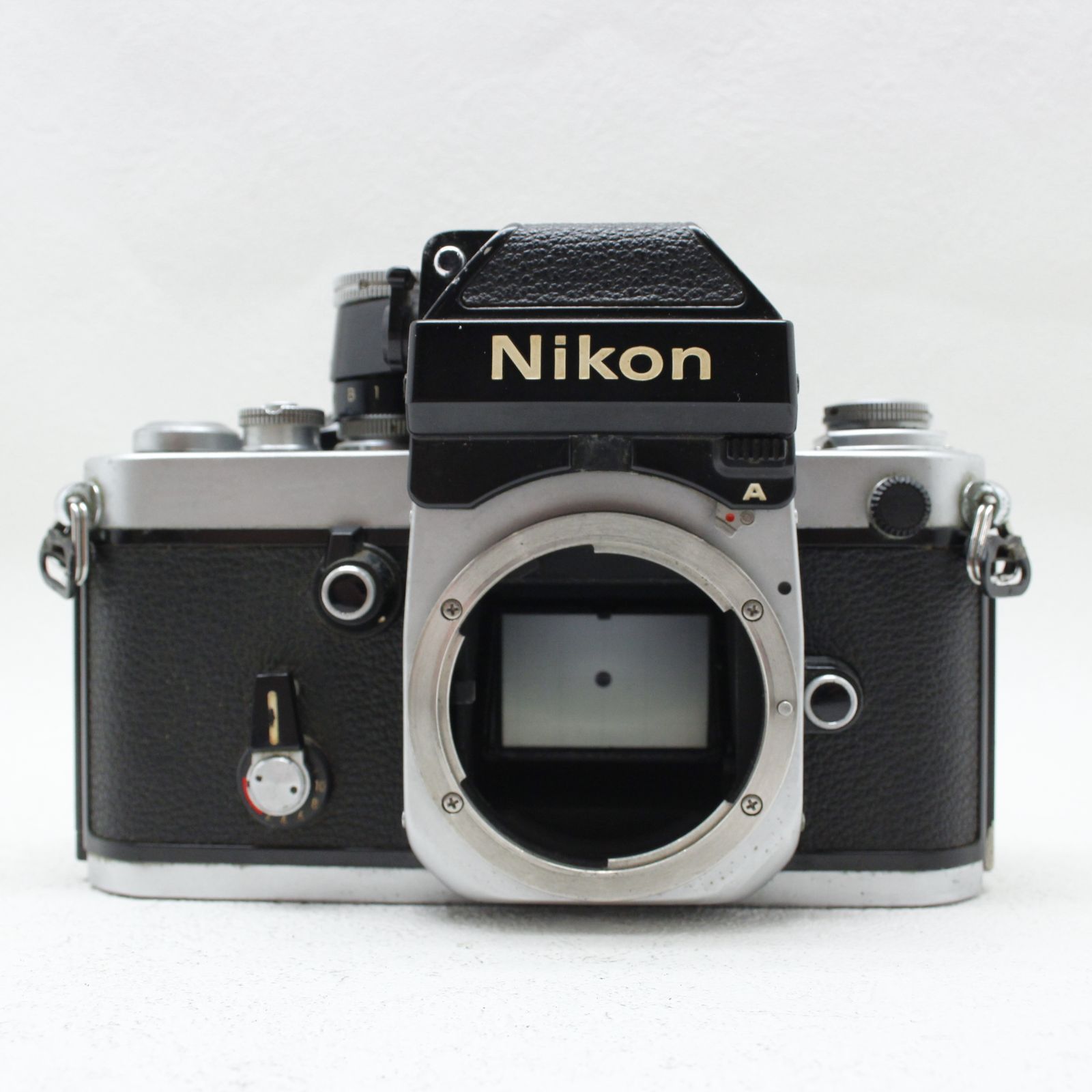 ニコンNikon F2 + Nikkor 50mm おまけのストロボ（難あり）付 ニコンNikon F2 + Nikkor 50mm おまけのストロボ（難あり）付