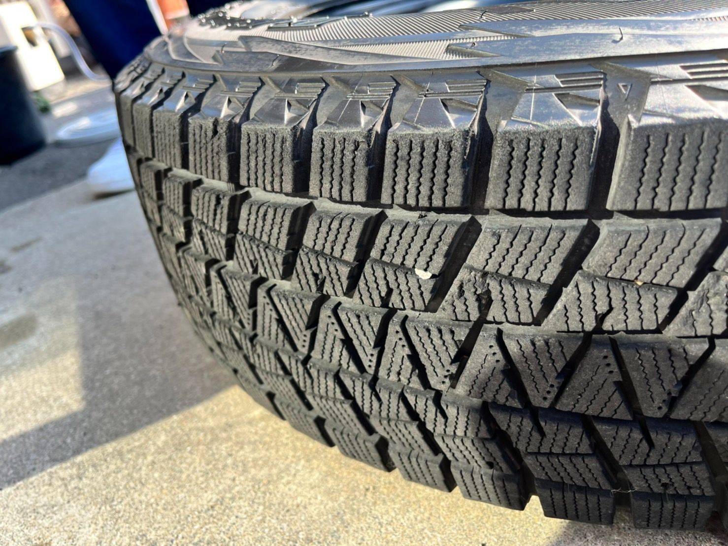 デリカD5 鉄チンホイール スタッドレスタイヤ中古 215/70R16 4本セット