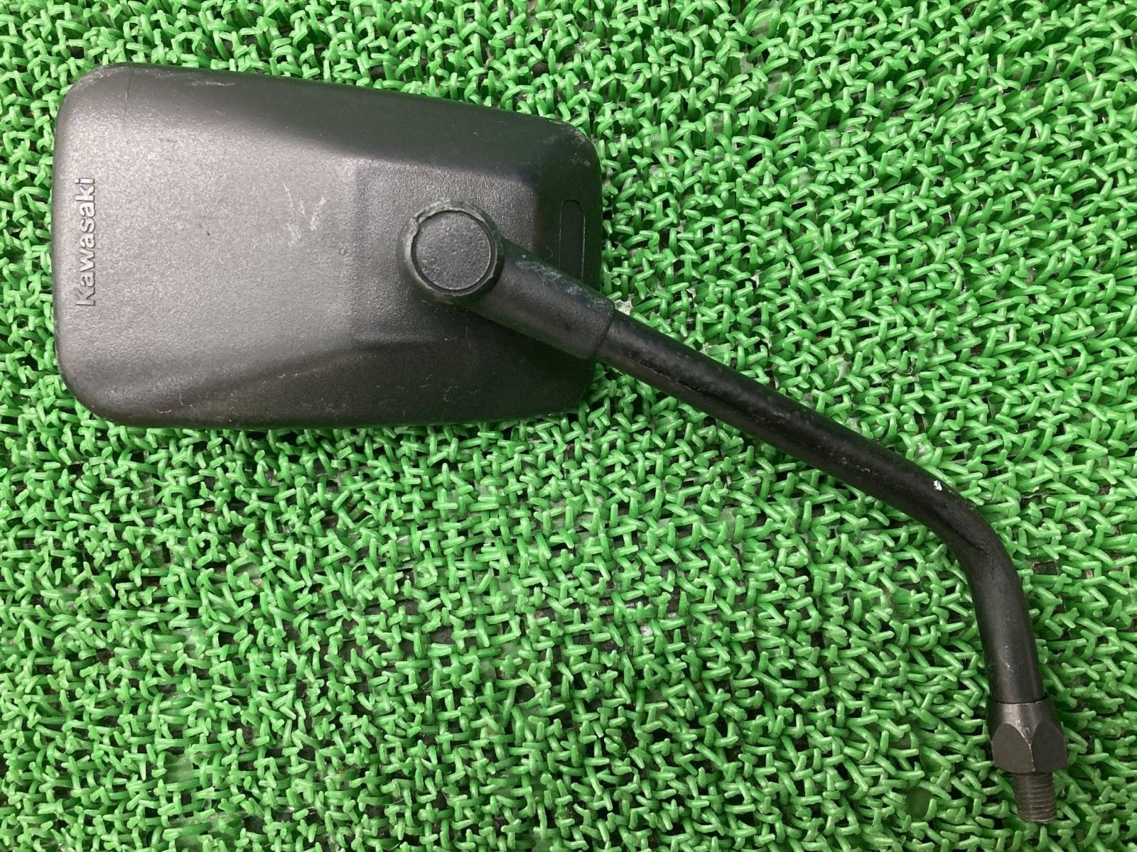 送料無料，爆買い Z400FX ミラー 右 カワサキ 純正 中古 バイク 部品 KZ400E 正10mm 当時物 ペイント素材に 割れ欠け無し 品薄 車検 Genuine gB ミラー