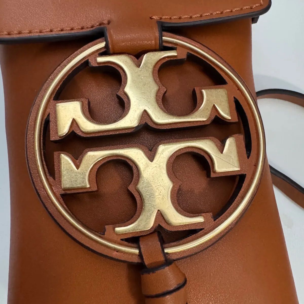 上 Tory Barch トリーバーチ スマホ ショルダーバック