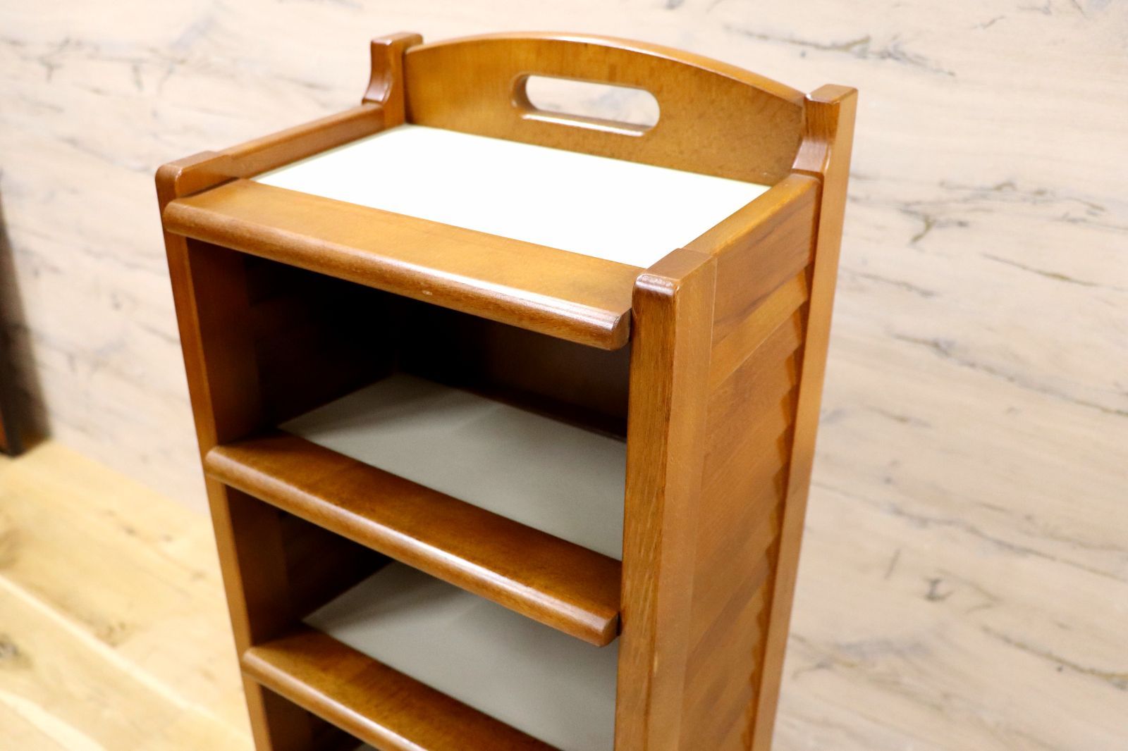 カリモク 下駄箱