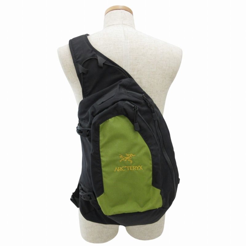 ARC'TERYX クイバー　ショルダーバッグ ブラック/グリーン アークテリクス ARC'TERYX クイバー ボディバッグ ショルダー