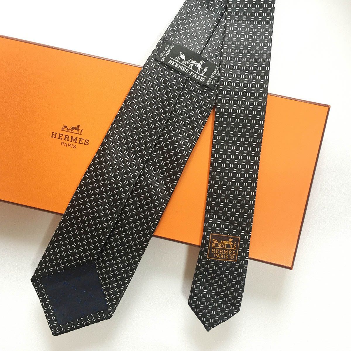 美品 エルメス HERMES ネクタイ シルク100% フランス製 ブラック