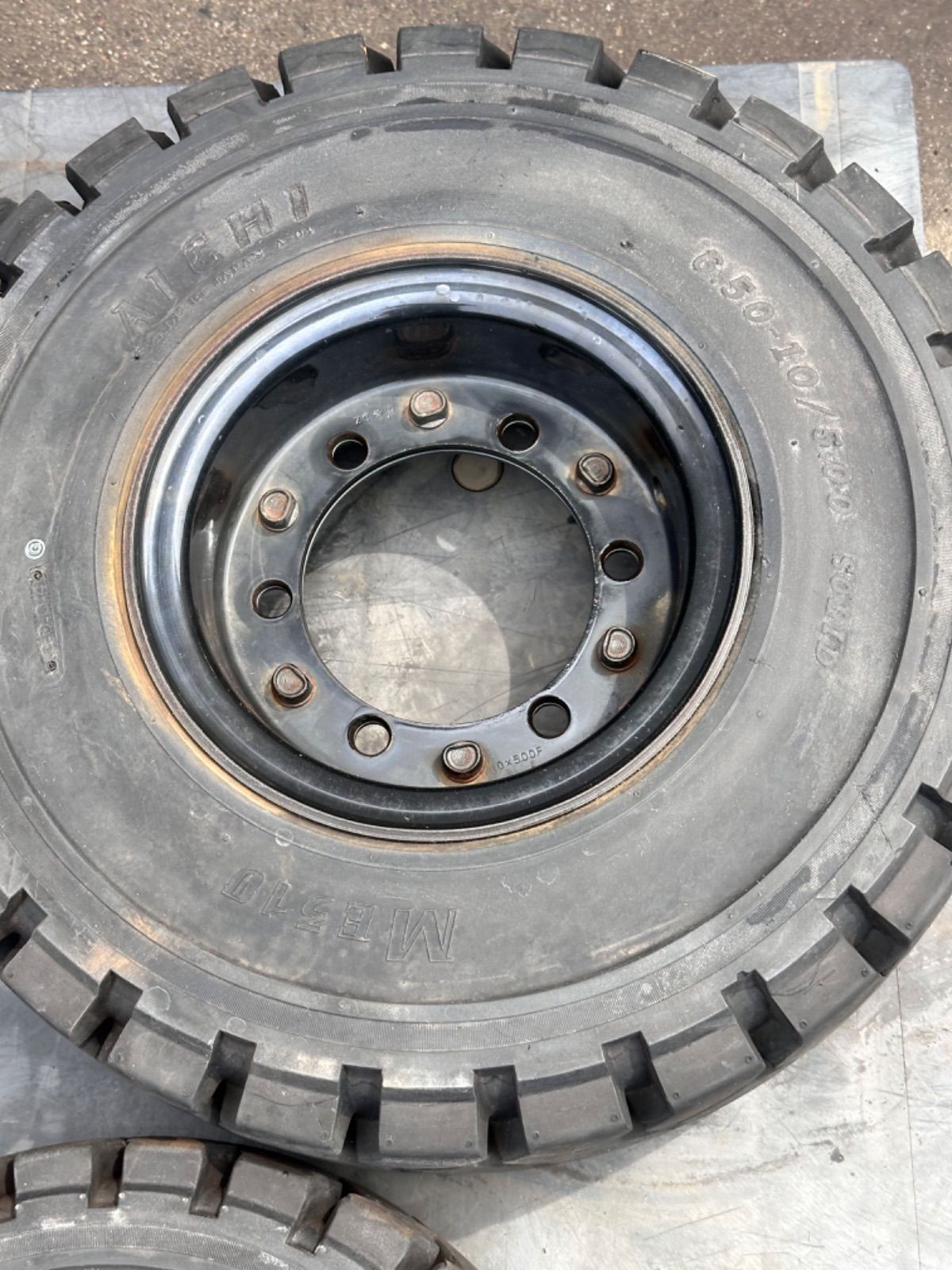 フォークリフト　ME310 タイヤ新車外し　未使用品 フォークリフト ME310 タイヤ新車外し 未使用品