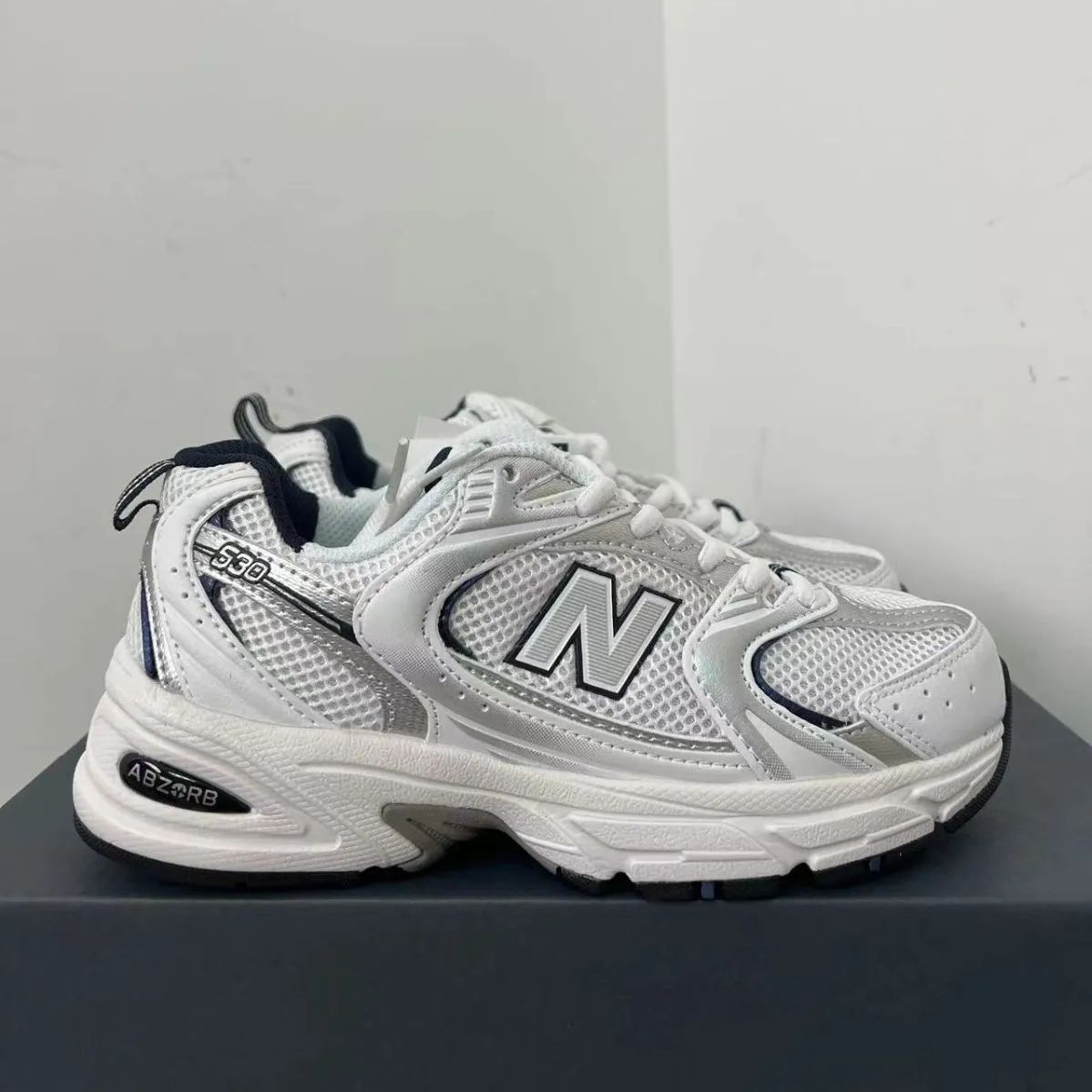 新品未使用 ニューバランス New Balance NB 530 スニーカー