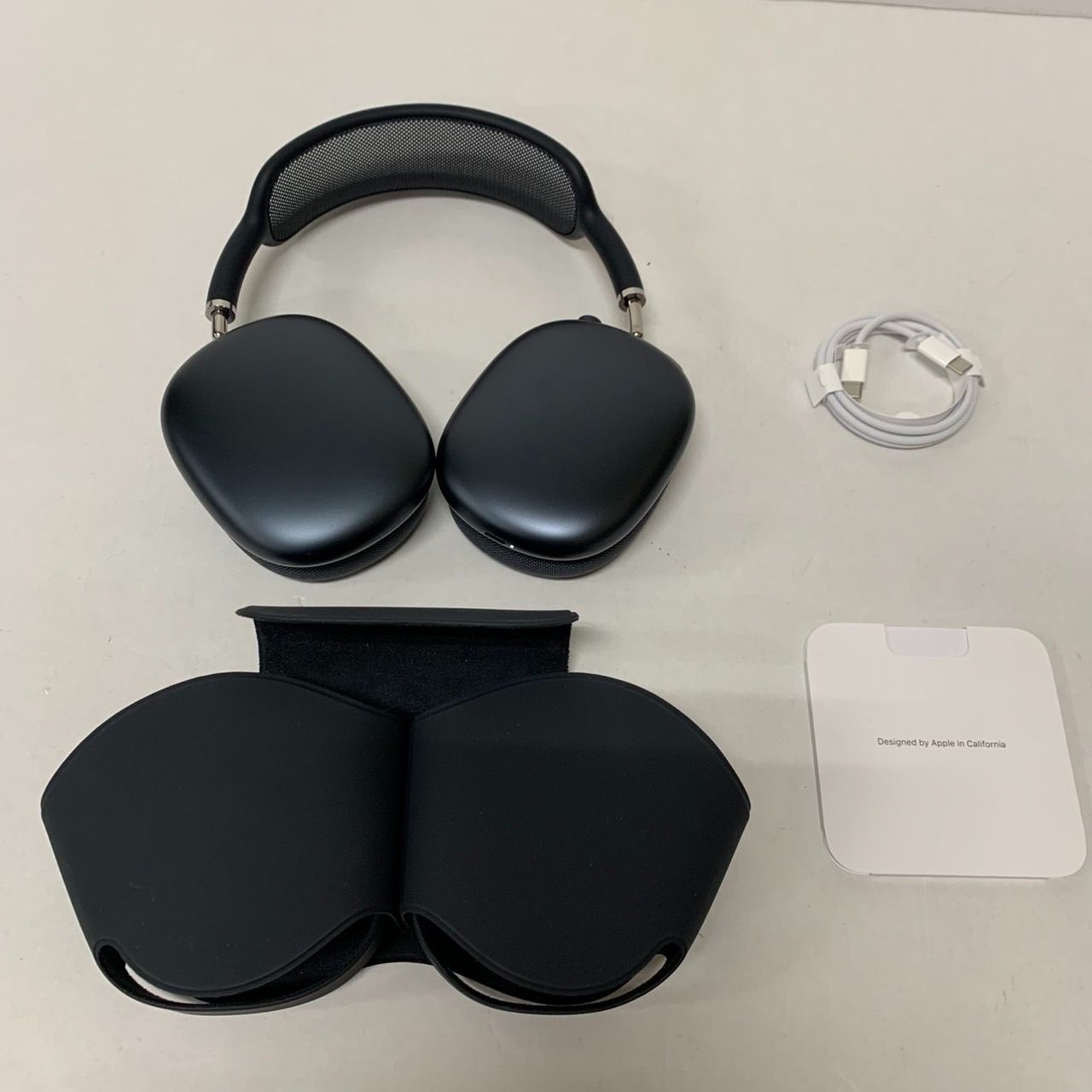 52.【極美品・動作確認済】AirPods Max (type-c) with Smart Case