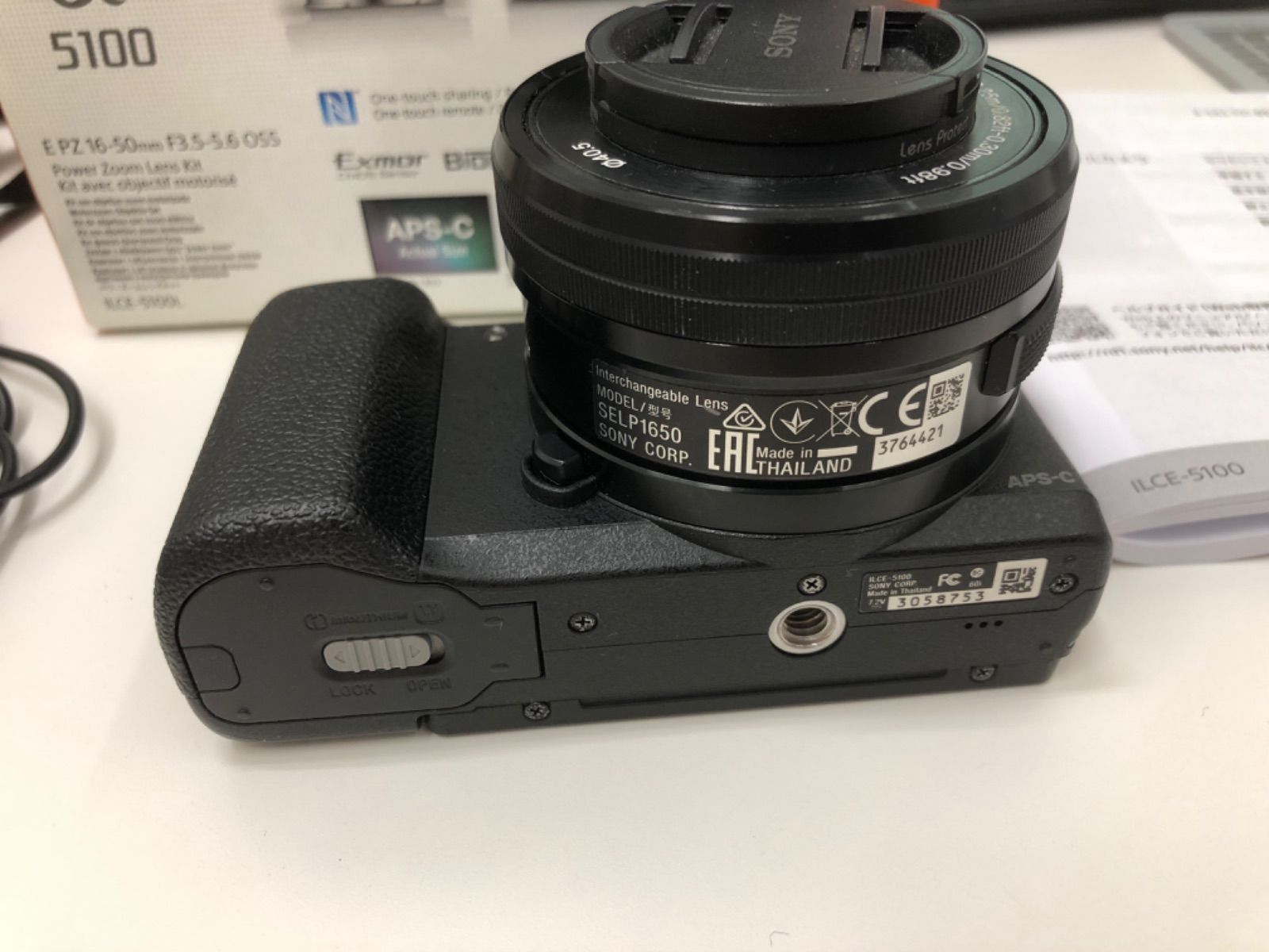 SONY α5100(ブラック) パワーズームレンズキット いつでも持ち歩く