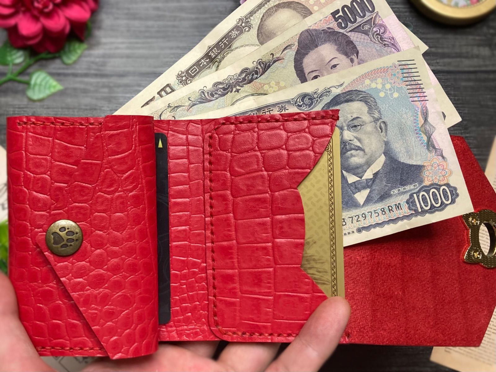 新作】【可愛さ×高級感】お洒落可愛い猫モチーフコンパクトミニ財布