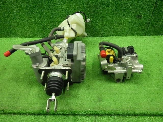 プリウス DAA-ZVW30 ブレーキマスターASSY 47050-47050 47070-47060 9130