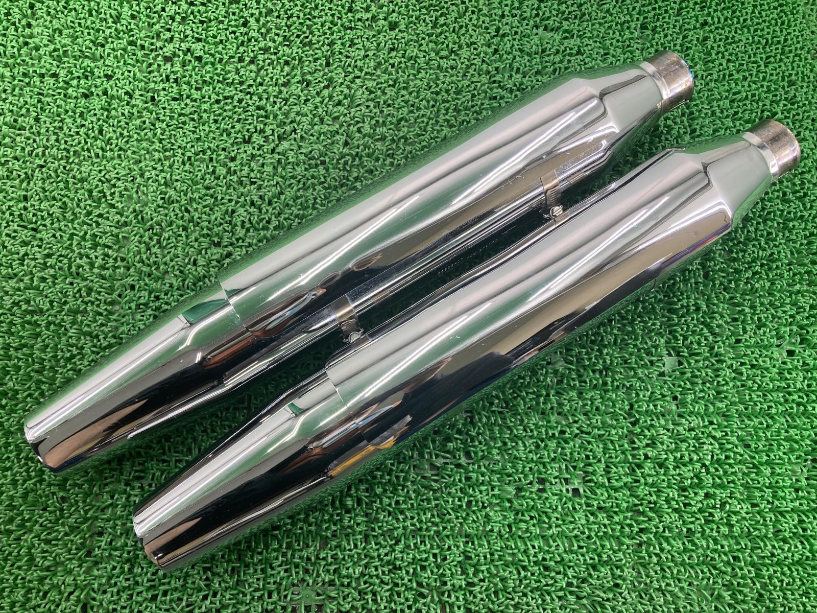 FLSTF1580 サイレンサーマフラー 64961-07/65939-07 ハーレー 純正 中古 64961-07 65939-07 07-17年 コケキズ無し 腹打ち無し 凹み無し
