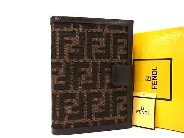 □新品□未使用□ FENDI フェンディ ズッカ柄 ナイロンキャンバス×レザー 手帳カバー スケジュール帳 ブラウン系 AY5196 - メルカリ