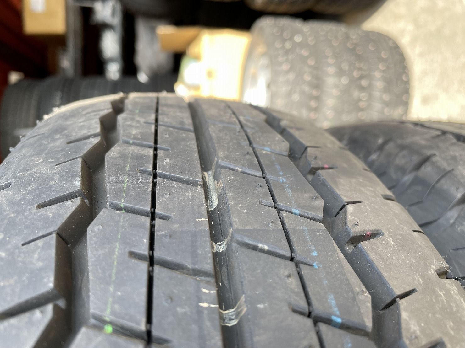 ダンロップ SP175N 195/80R15 107/105N LT 4本セット（新車外し・2023 