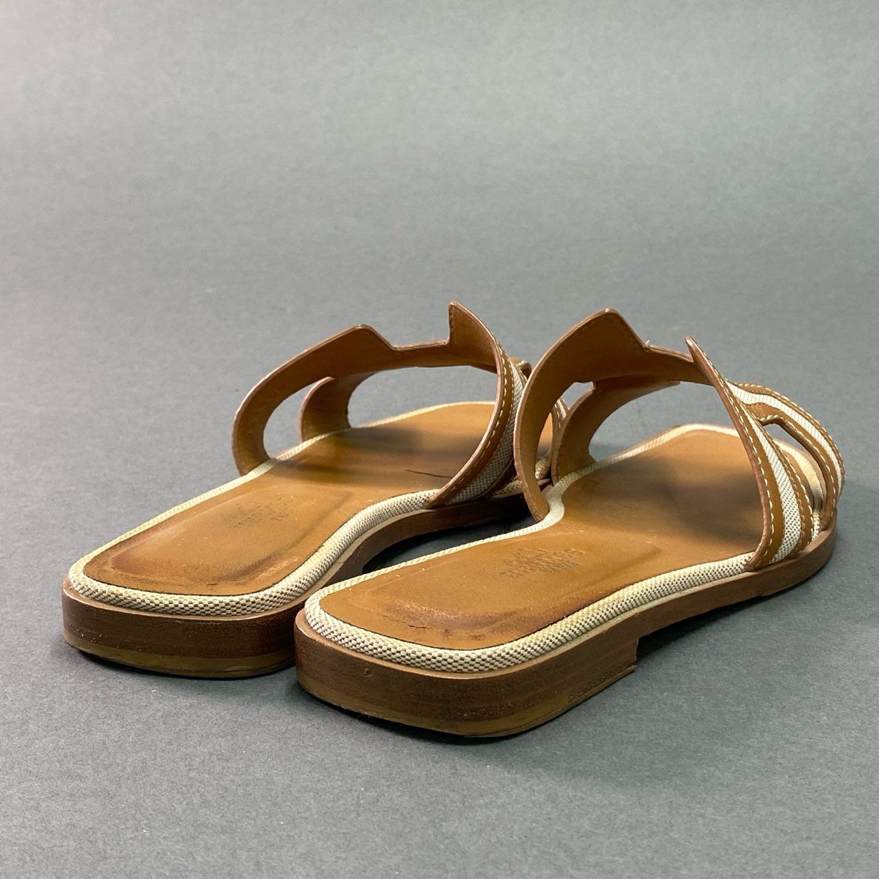 8g8《美品》 HERMES エルメス Oran オラン フラットサンダル 35