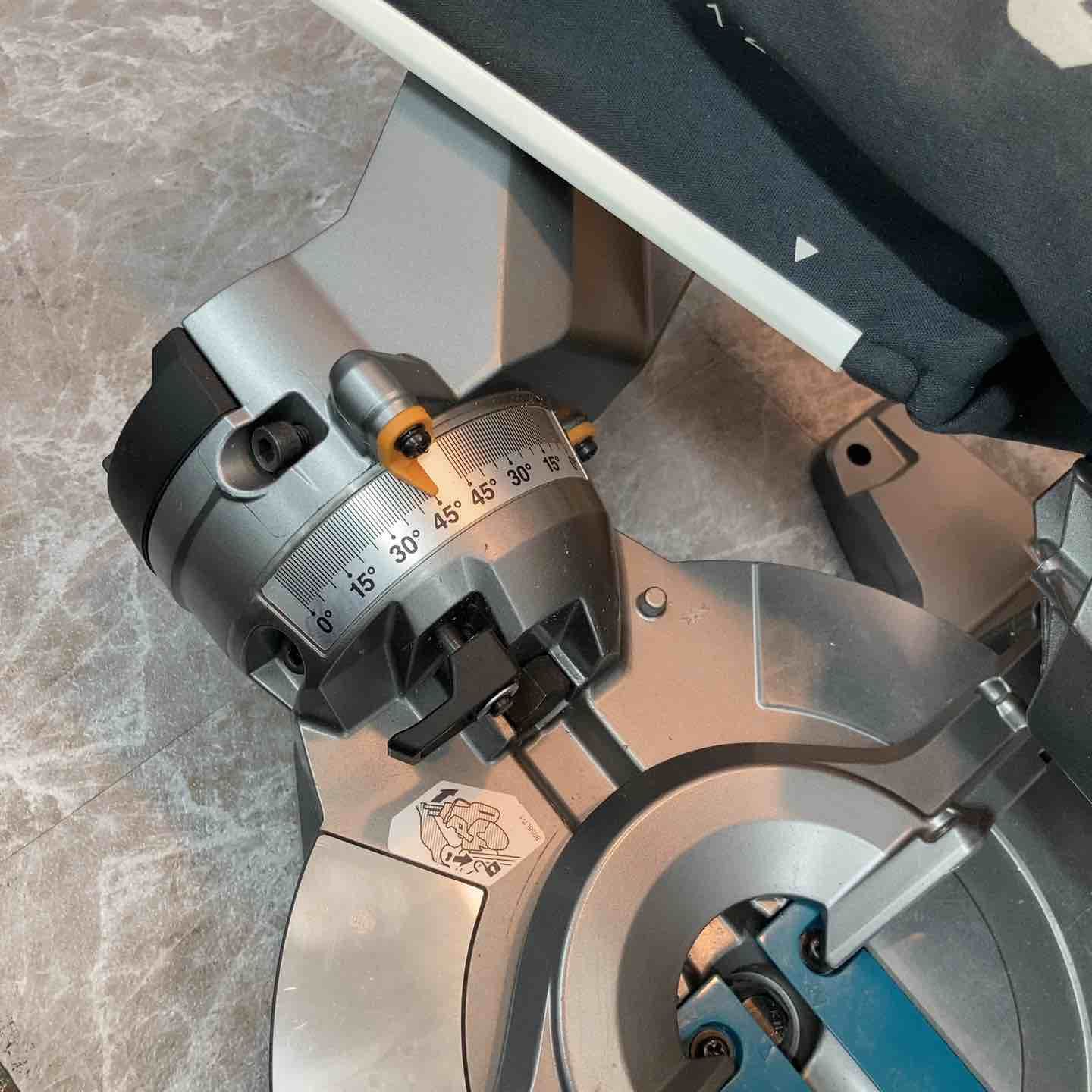 コードレススライドマルノコLS009GZ