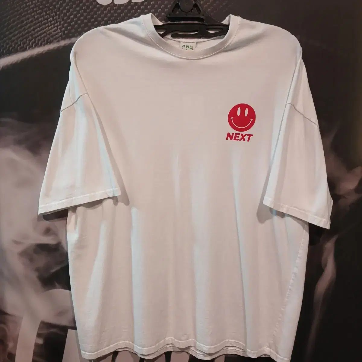 【HOT，限定セール】 次のレベル 白 半袖 Tシャツ スマイル プリント Tシャツ