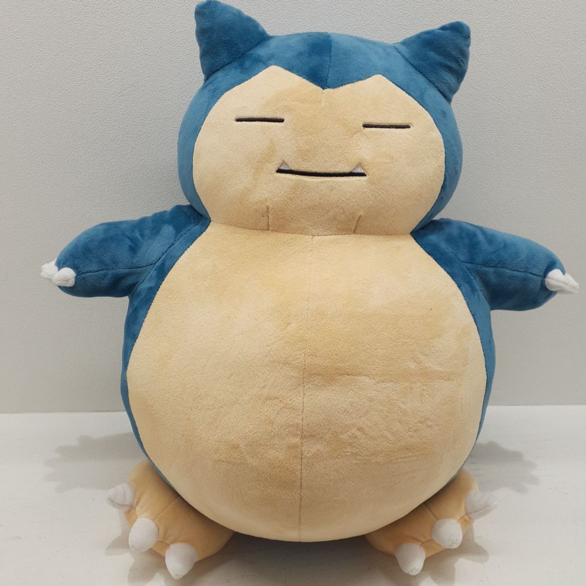 ポケモン カビゴン特大ぬいぐるみ １５０㎝ メルカリ、ラクマ内で最 ...