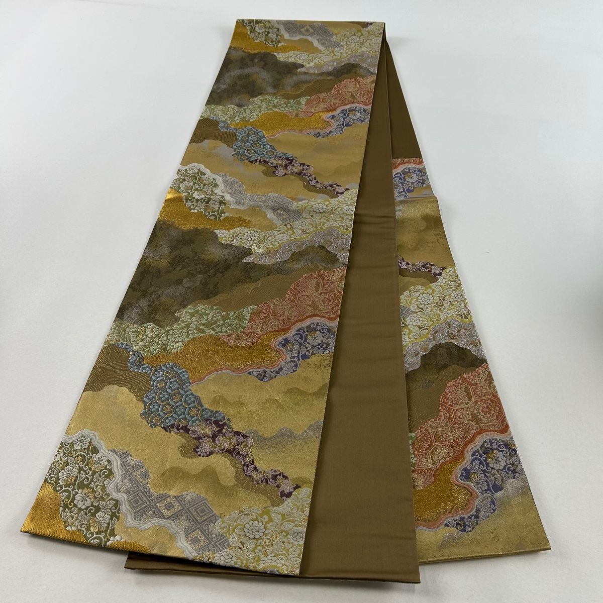 シックな茶地　正絹六通袋帯　唐織　柳文様　美品　長尺 袋帯 美品 秀品 花唐草 蜀江文 唐織 箔 山吹茶色 六通 正絹