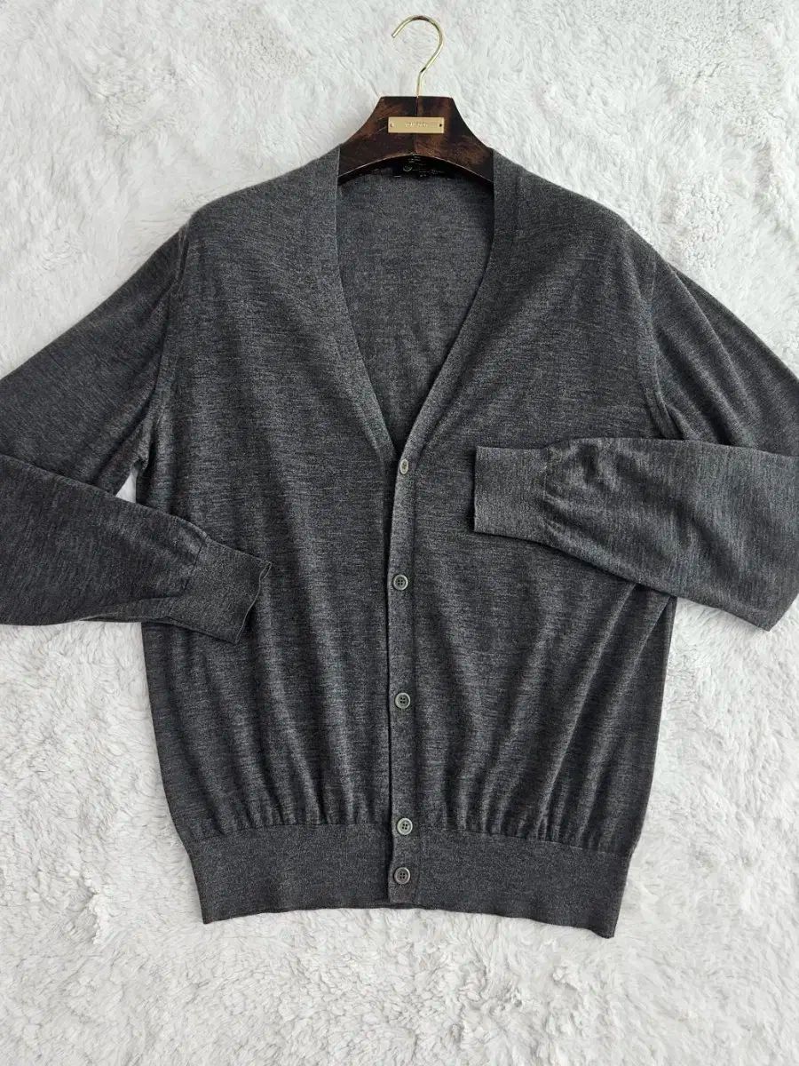 ロロピアーナ　タートルネック 薄手　ニット　セーター　グレー ロロピアーナ タートルネック 薄手 ニット セーター グレー