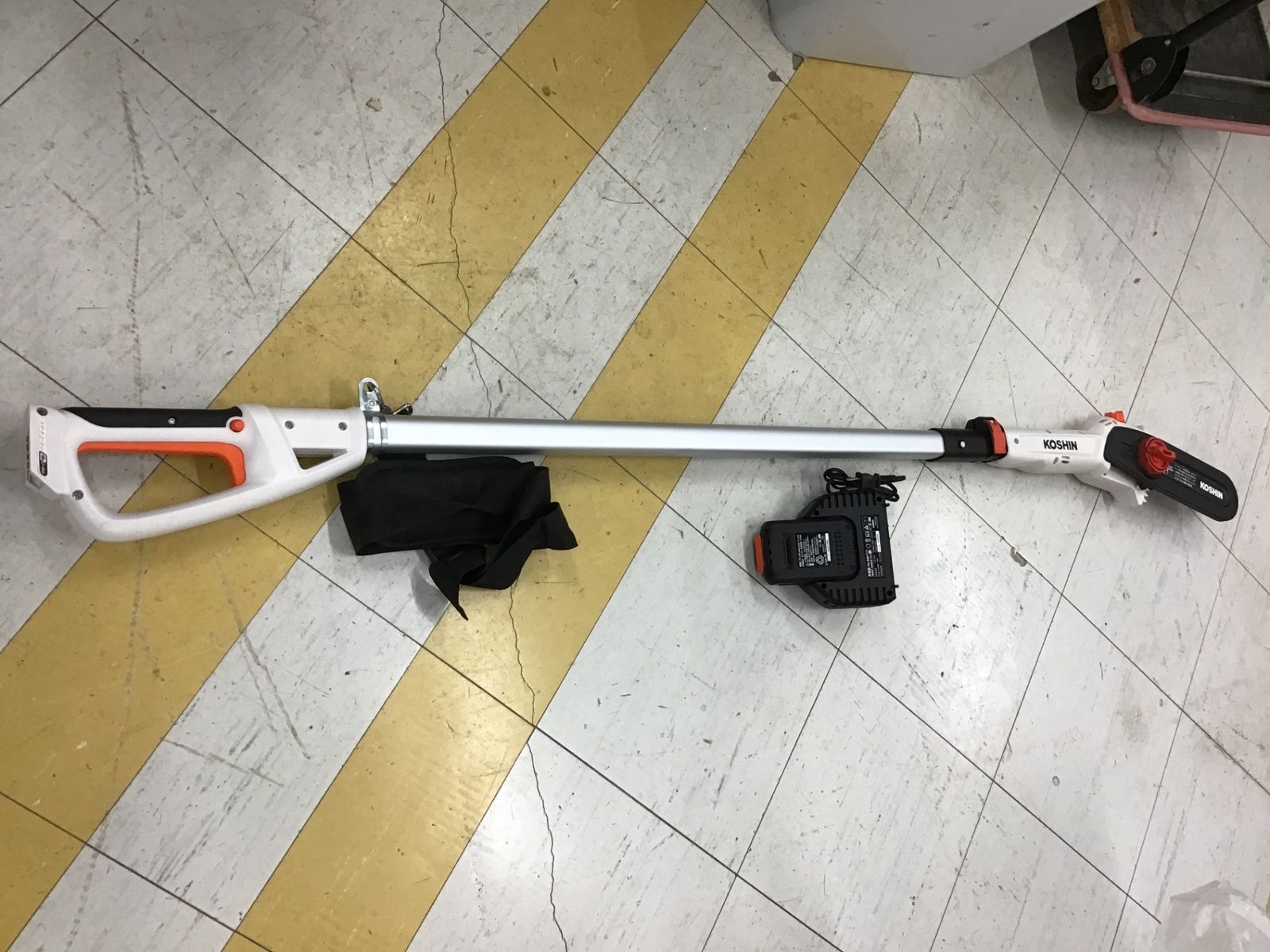 B動作品 ●工進 充電式伸縮ポールチェーンソー SPS-1820●アクトツール富山店●L福