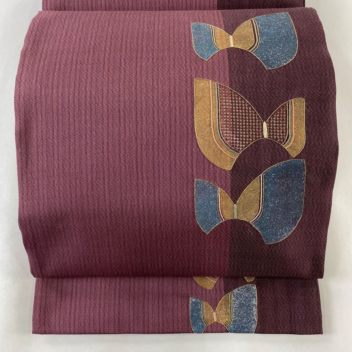 刺繍 袋帯 お太鼓柄 金糸 正絹 袋帯 秀品 蝶 金糸 刺繍 赤紫 お太鼓柄 正絹 【中古】 - メルカリ