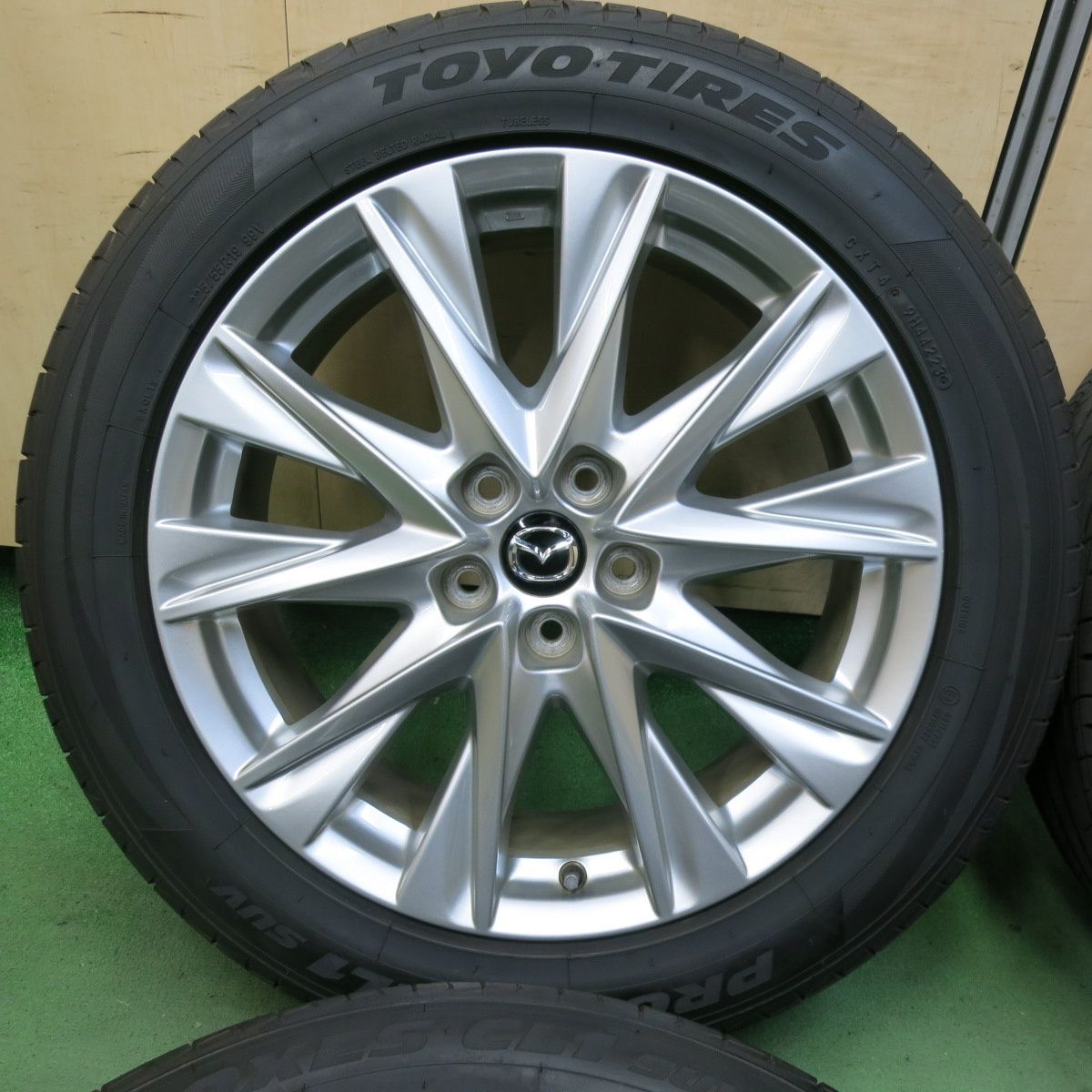 CX-8純正19インチホイール TOYOプロクセス付き マツダ CX－8純正 7-19+