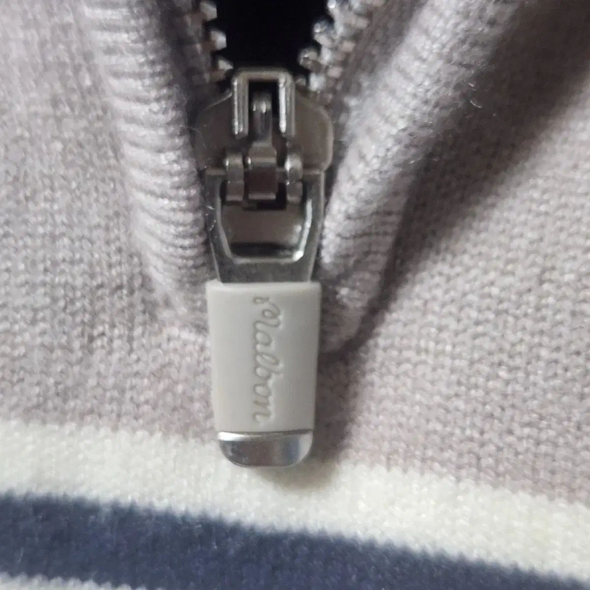 リバーシブル ウィンドブレーカー