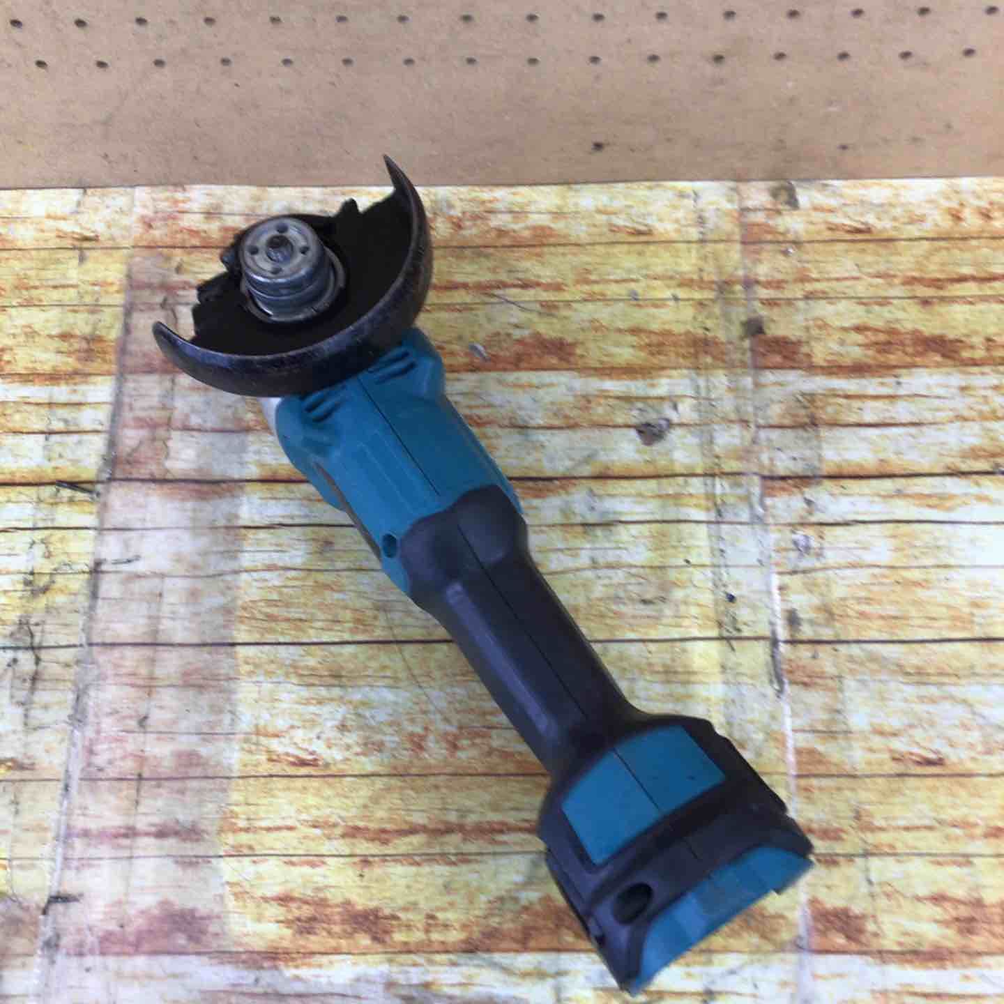 マキタ makita 100mmコードレスディスクグラインダ GA404DZN GA404DN 川崎店