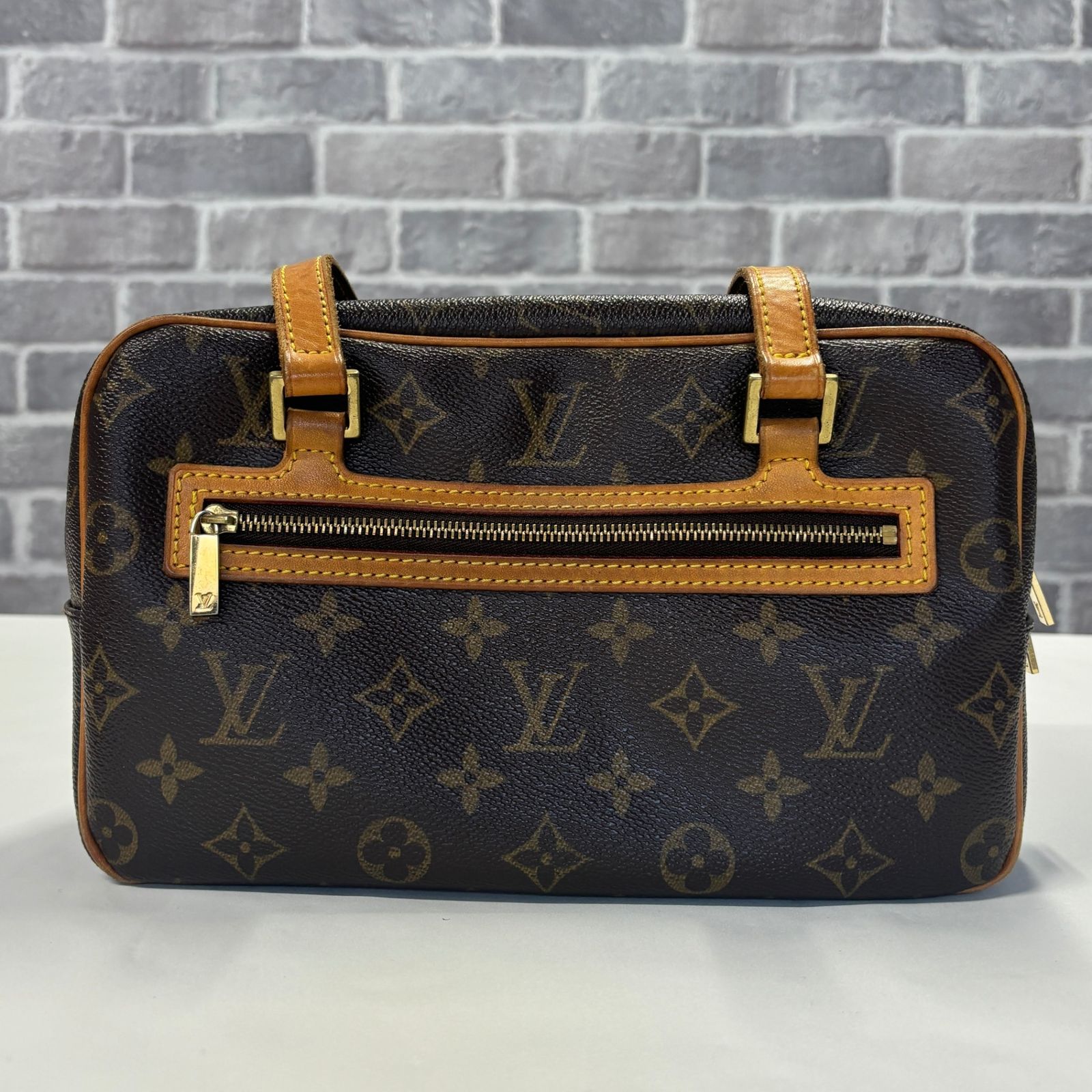 LOUIS VUITTON(ルイヴィトン) シテMM/モノグラムキャンバス M51182 