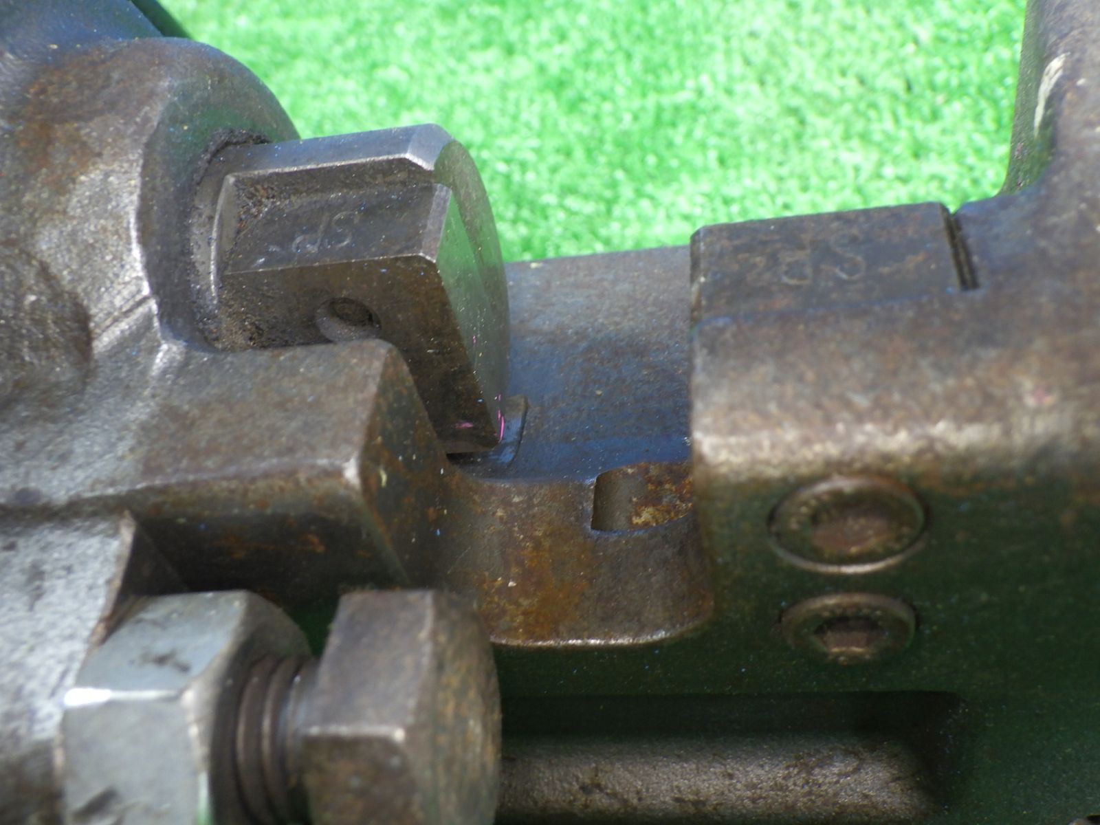 電動油圧式鉄筋カッター