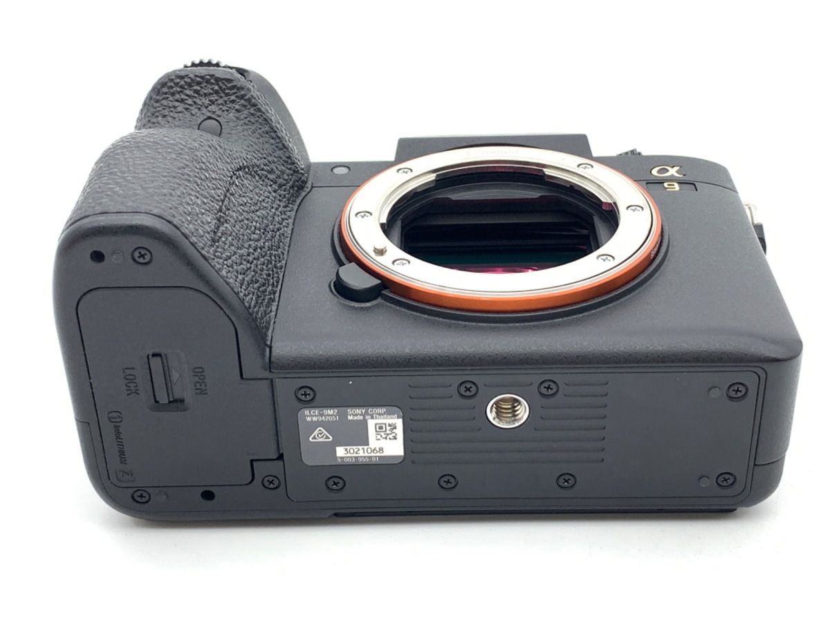 α9