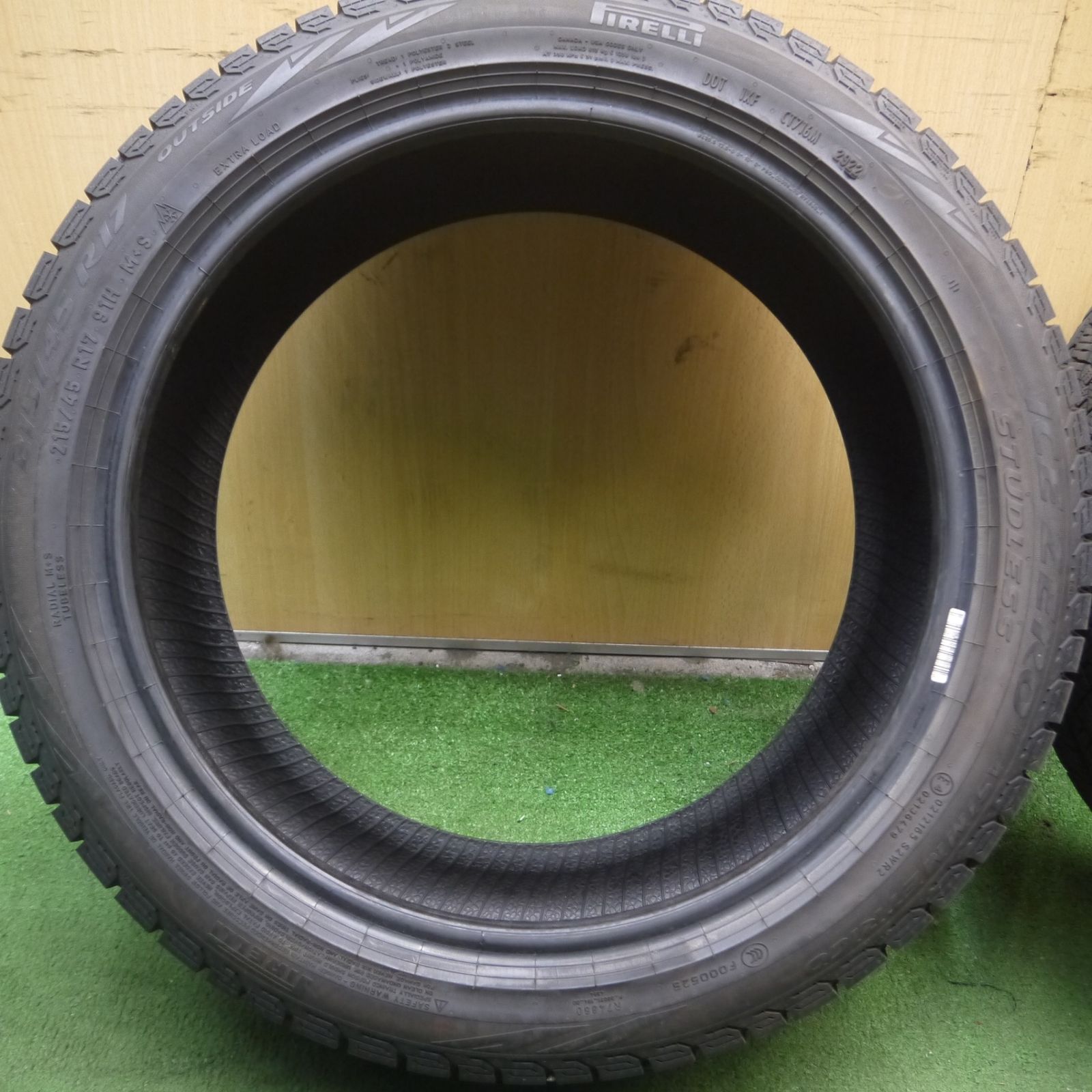 送料無料* バリ溝！22年！9.5分☆スタッドレス 215/45R17 ピレリ 
