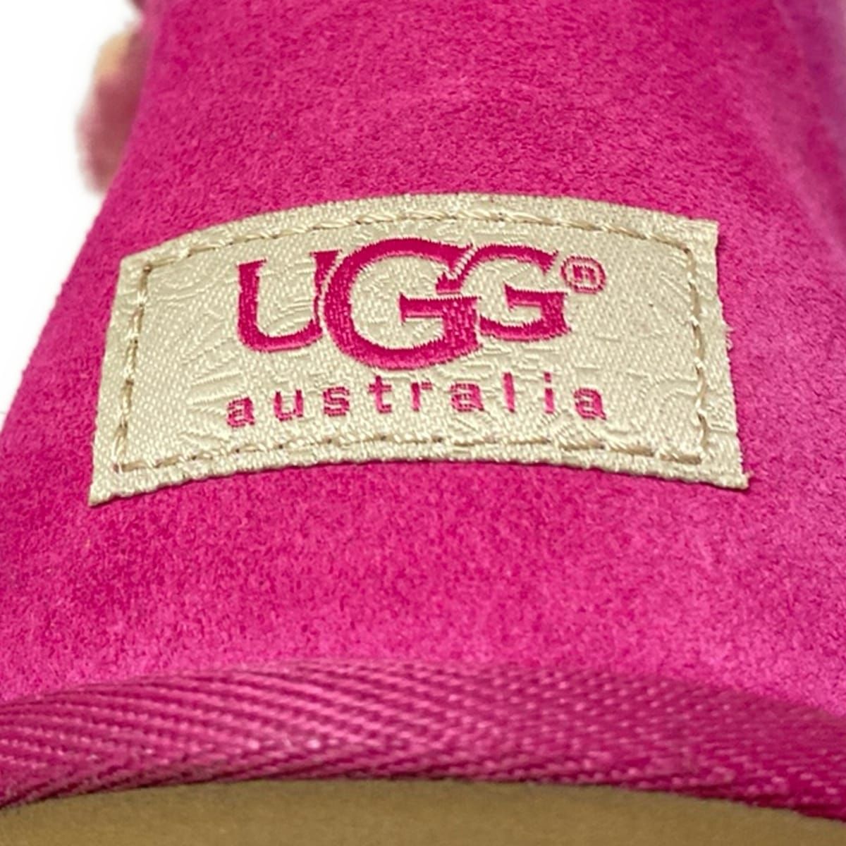 UGG