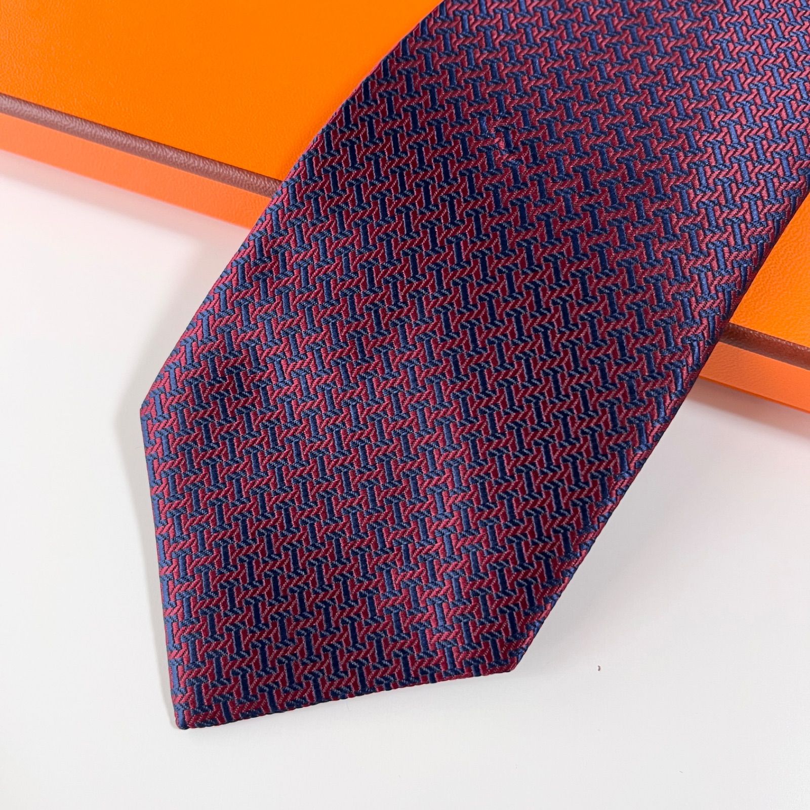美品 HERMES エルメス ネクタイ シルク100% ボルドーH柄 254-415